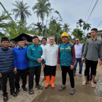 Zulkifli Hasan dan Anggota DPR RI Kunjungi Posko Hangat WIZ di Padang