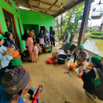 Mahasiswa Megister Paramadina  Sosialisasi Pupuk Limbah Organik di Desa Sekarwangi Bogor