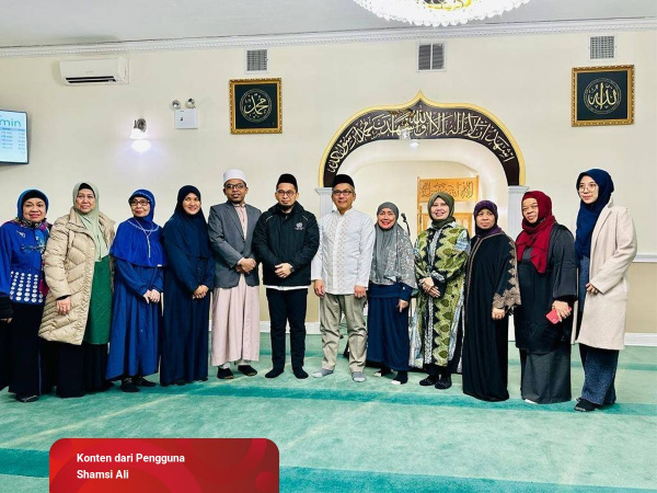 Ceramah Ust. Adi Hidayat di masjid Al-Hikmah New York