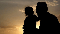 Parenting :  Ayah Perhatian, Anak Bahagia