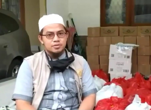 Rumah Dakwah Quran Cs Bagikan 200 Paket Sembako