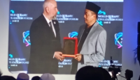 Dua Kado Istimewa Milad AQL 1448 H: STIQ Ar-Rahman Mendunia, UBN Raih Doktor Honoris Causa