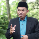 (Nurbowo di Mata Sahabat)  "Mengajari Saya Konsentrasi Menulis Tentang Dakwah"