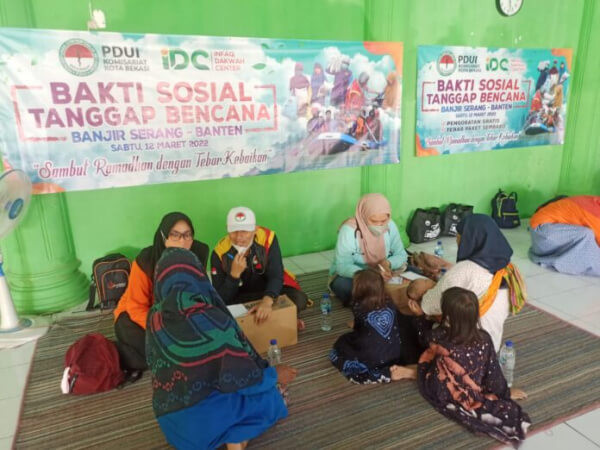 PDUI Kota Bekasi Gandeng IDC Gelar Bakti Sosial di Serang Banten