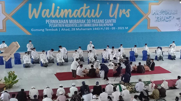 Kampus Induk Hidayatullah Gunung Tembak Gelar Pernikahan Mubarak