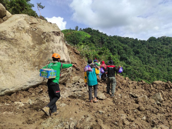 Memprihatinkan, Warga Tapalang Tinggal di Kandang Ayam, Yang Terdampak Gempa Majene