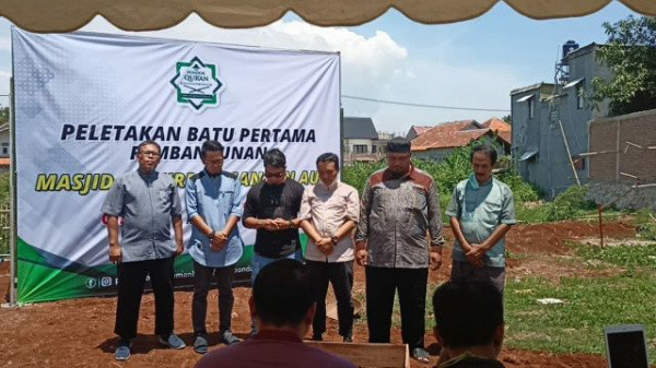 Dewa Eka Prayoga, Senyap - Senyap Bergerak