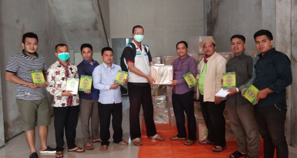 BWA Distribusikan Puluhan Ribu Al-Quran Wakaf ke Pedalaman Kalbar