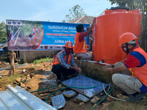 ARM HA-IPB dan Warga Palada, Mamuju Bangun Pipa Air Bersih dan MCK Komunal