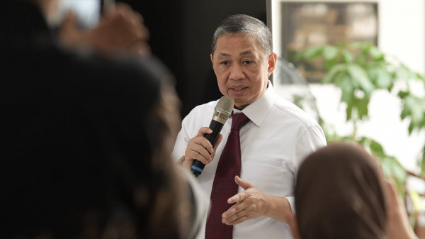 Anis Matta : Mengantar Publik dari Pendangkalan ke. Pemahaman