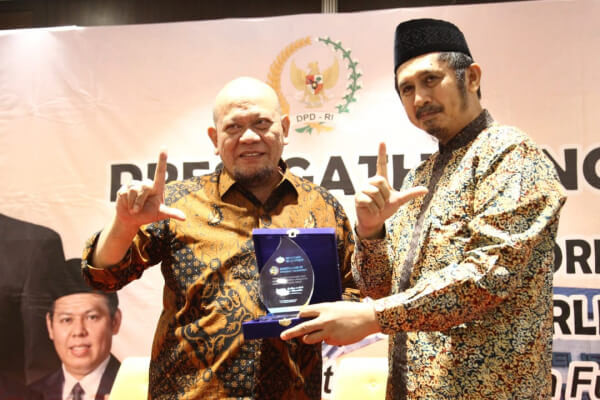 Pimpinan Umum Wahdah Islamiyah Bertemu Ketua DPD RI