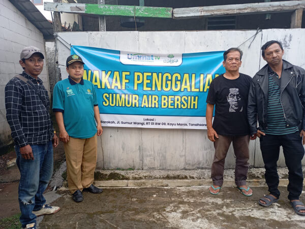 Masjid Jami Al-Barokah Bogor Terima Bantuan Wakaf Sumur Air Bersih dari Kalimat Thoyyibah Indonesia
