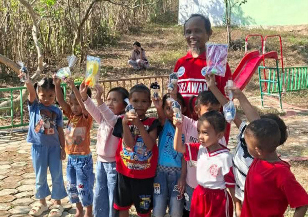 ARM HA IPB Distribusikan Bantuan IPB University ke 5 Lokasi di Manggarai NTT