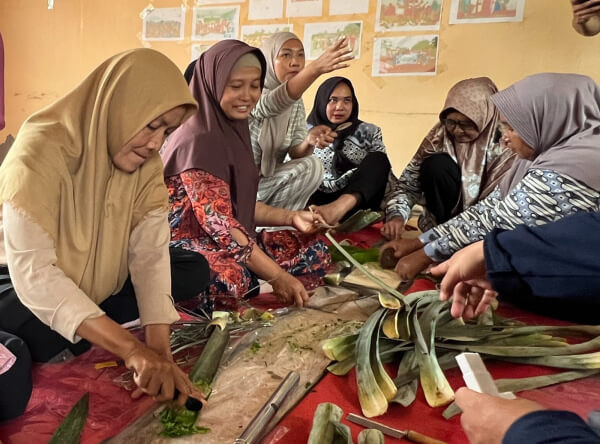 ITB Beri Pelatihan Serat Nanas: Dari Sampah  Jadi Peluang Ekonomi Kreatif di Ketapang Kalsel
