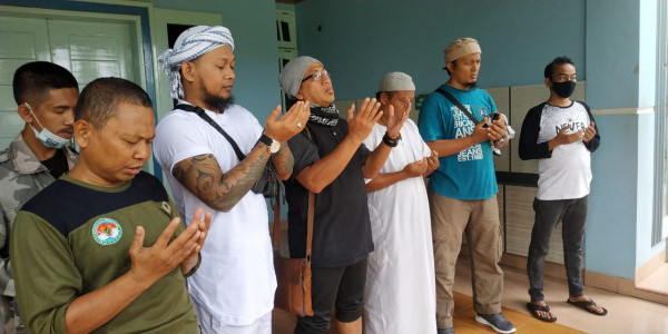 Forum Arimatea Bersama Artis Hijrah   Ke Lokasi Gempa Sulbar