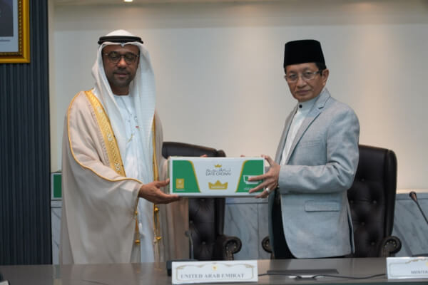 UEA Serahkan 30 Ton Kurma Ramadan ke Indonesia, Simbol Persaudaraan dan Solidaritas