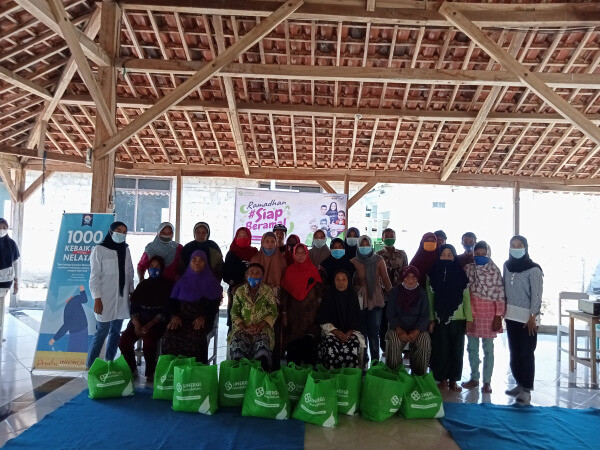 Dukung Kesejahteraan Nelayan, Sinergi Foundation Salurkan Paket Ramadhan di Pesisir Indonesia
