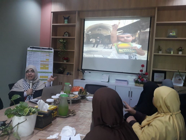 Aktifis Kulluna Maryam asal Al-Quds Sambangi Muslimah Wahdah Islamiyah