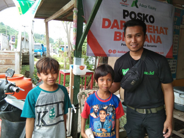 Askar Kauny Bangun Dapur Umum Bagi Korban Gempa Mamuju