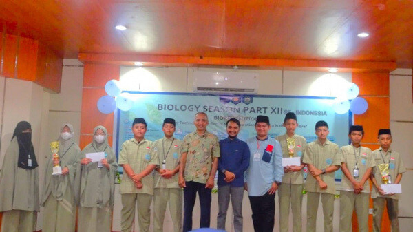 MTs Al Wahdah Kendari Dominasi Ajang Nasional Biology Season XII