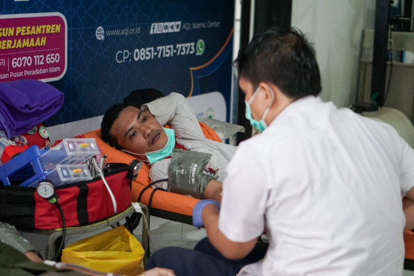 70 Orang Ikuti Donor Darah Jelang Milad ke-14 AQL Islamic Center