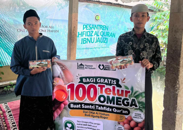 DKM Al I'tisham Bogor dan Ummat TV Peduli Tebar Telur untuk Ponpes Ibnu Jauzi Dramaga