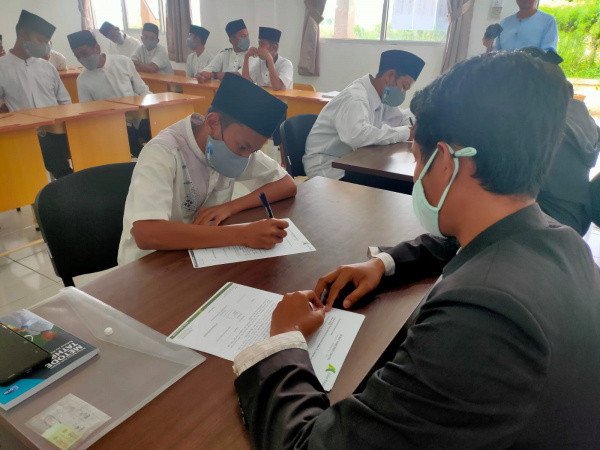 Askar Kauny dan GCNI Seleksi Calon Santri Beasiswa