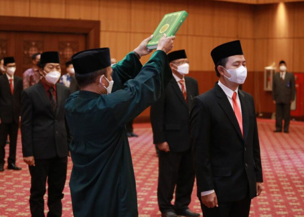 Ketua Badan Pengurus Lazismu Hilman Latief Dilantik Menjadi Dirjen Penyelenggaraan Haji dan Umrah