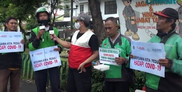 (VIDEO) Sejumlah Komunitas di Jakarta Bagikan Nasi Box ke Driver Ojol