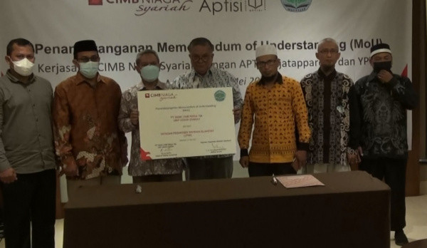 Teken MoU YPWI Pusat dengan CIMB Niaga Syariah dan APTISI Ajatappareng