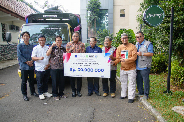 IPB University dan ARM HA-IPB Resmi Lepas Bantuan 6.350 Nasi Stril Siap Makan ke NTT