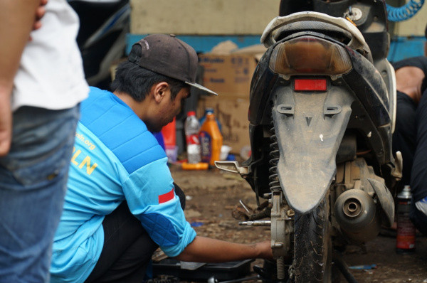 Tanggap Siaga YBM PLN Bantu Korban Banjir di Jabodetabek