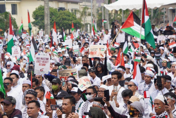 Ustadz Zaitun : Serukan Perjuangan Palestina Melalui Perang Opini