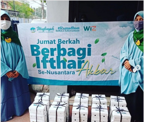 Refleksi Kebersamaan, Muslimah Wahdah Tebar Paket Buka Puasa di Jabodetabek