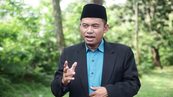 (Nurbowo di Mata Sahabat)  "Mengajari Saya Konsentrasi Menulis Tentang Dakwah"