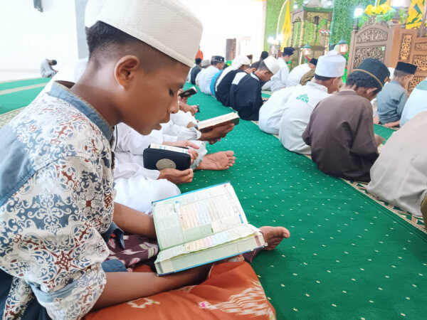Pesantren AFKN Siap Khatam Al Qur'an 6000 Kali