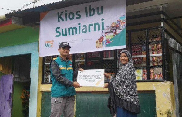 Tingkatkan Ekonomi Umat, Wahdah Inspirasi Zakat Beri Bantuan Modal Usaha Bagi Pelaku UMKM