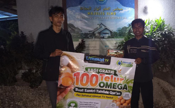 Dari DKM Al I’tisham dan Ummat TV Peduli, 100 Telur Omega di Ponpes Anharul Huffadz Indonesia