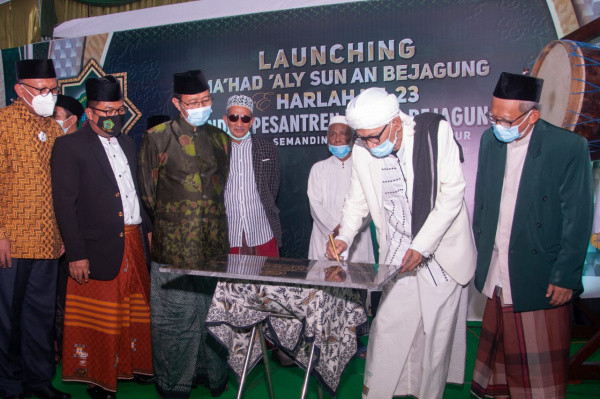 Resmikan Ma’had Aly Sunan Bejagung Tuban, Ketum MUI Ingin Muncul Kader Solutif untuk Umat