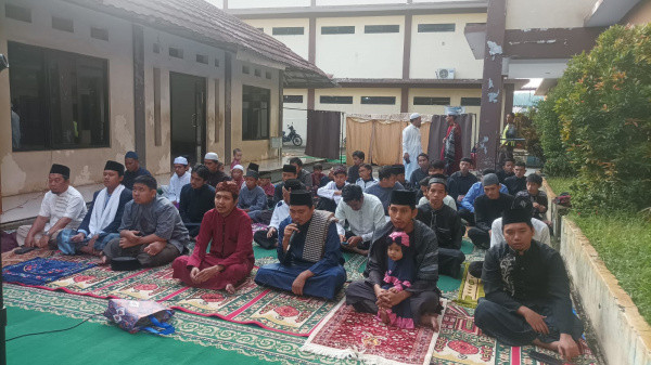 (Gambar) Terlihat Suasana Pelaksanaan Shalat Ied di Pondok Tahidz Cibinong