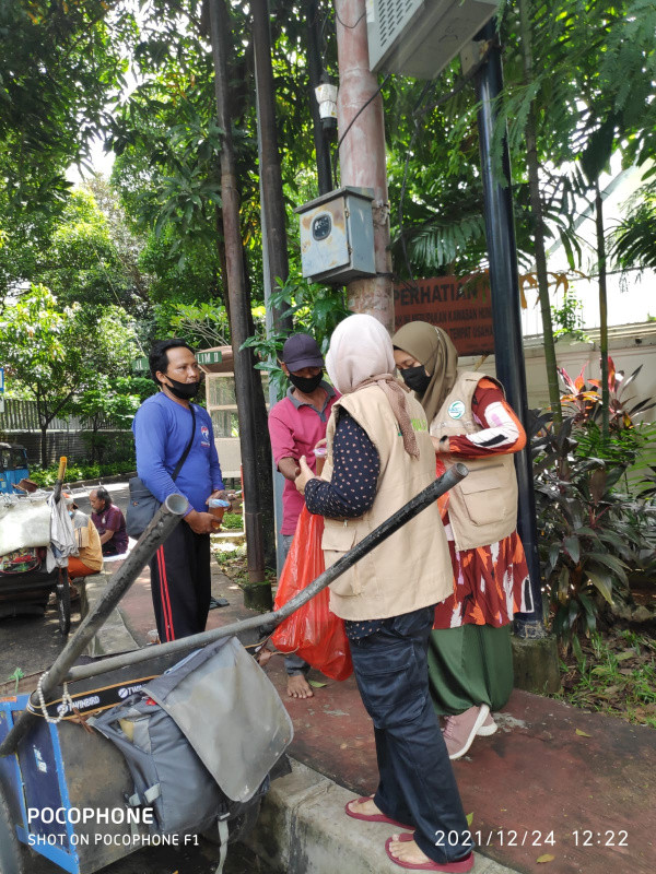 BTS LAZISKU Menyapa Manusia Gerobak di Kawasan Elite Jakarta