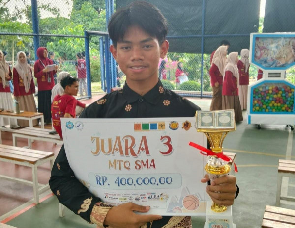 Muhammad Faishal Hanif Raih Juara 3 MTQ Tingkat SMA se-Jabodetabek di SMA IT Nurul Fikri Depok