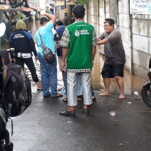 Banjir di Jakarta Sebabkan Warga Mengungsi