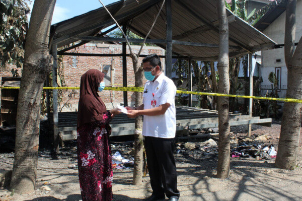 Baitul Mal Aceh Bantu Korban Kebakaran di Lam Hasan, Pekan Bada