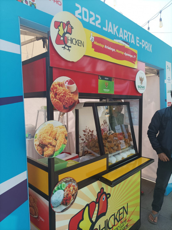 Mustahik Binaan BAZNAS Ramaikan Ajang Formula E Jakarta 2022