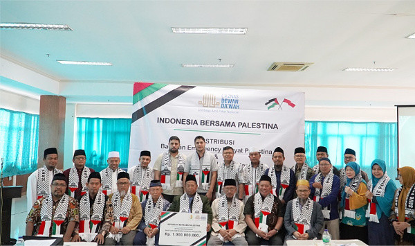 Dewan Dakwah Serahkan Bantuan 2 Miliar Rupiah untuk Palestina