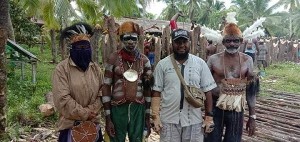 Ustadz Zaitun Rasmin Sangat Bahagia, Alumni STIBA Berdakwah Di Papua