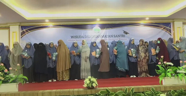 Sukses Wisuda Tahfidz di Pondok Pesantren Wahdah Islamiyah Putri Makassar