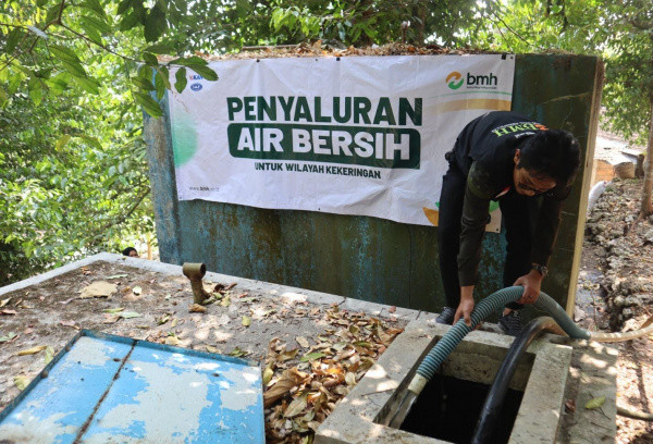 Alirkan Kebahagiaan, BMH Yogyakarta Salurkan Air Bersih Kepada Warga Terdampak Kekeringan Gunungkidul