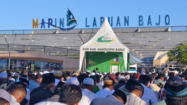 Khotbah Iduladha di Labuan Bajo, UBN Tekankan Pentingnya Dialog Iman Orang Tua dan Anak